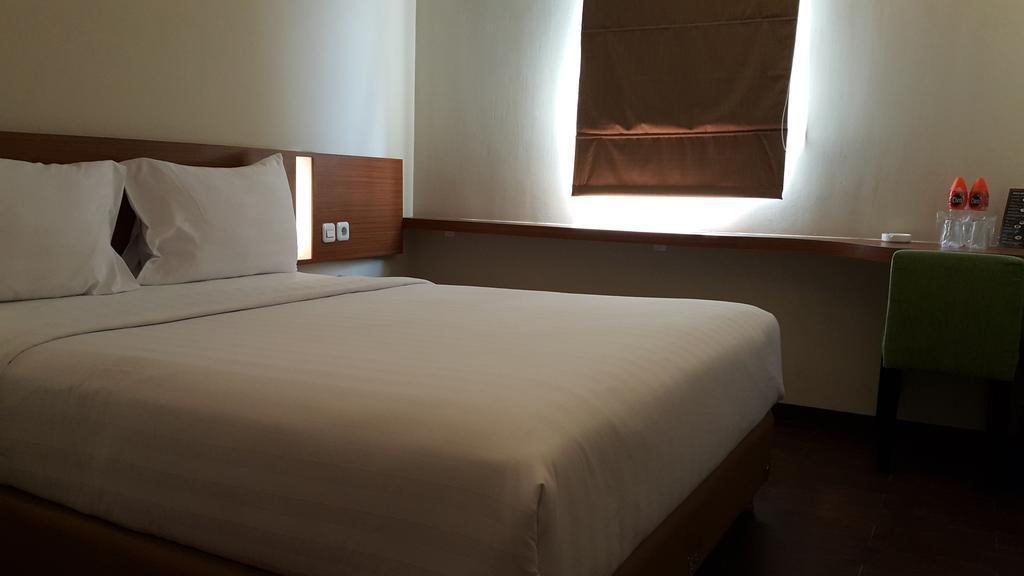 Biz Hotel City Center Ambon Exterior foto