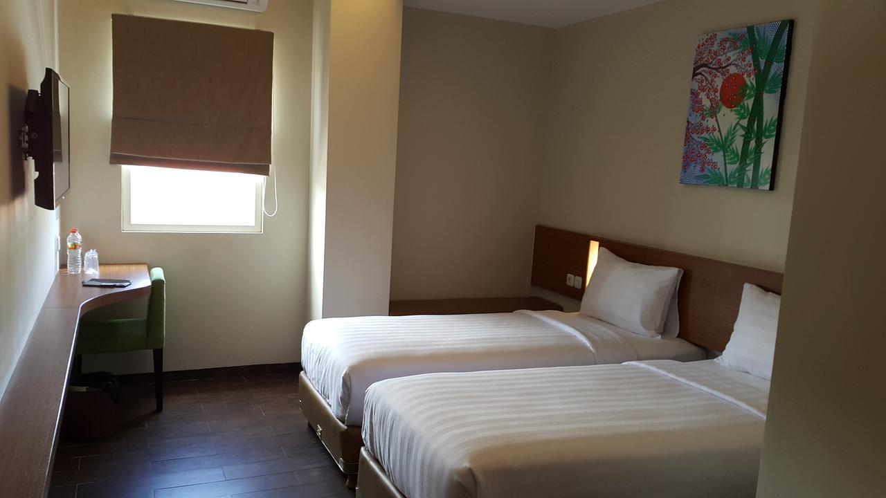 Biz Hotel City Center Ambon Exterior foto