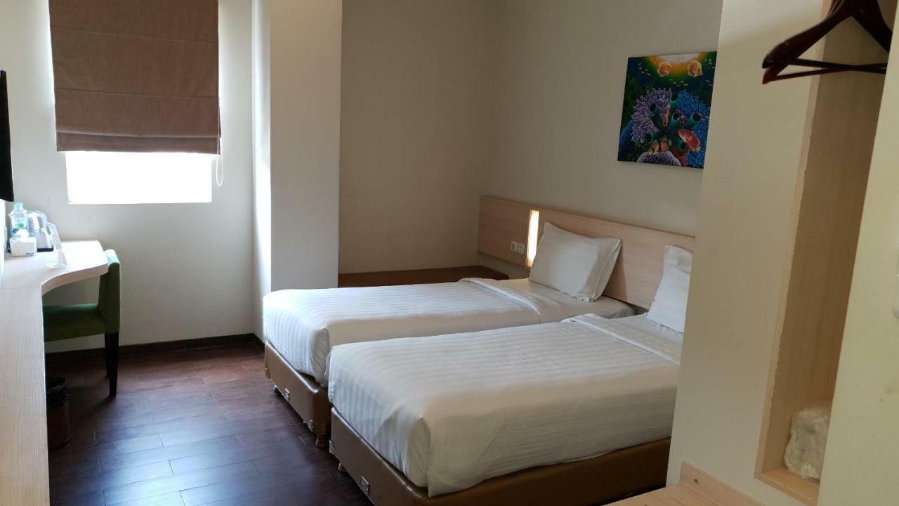Biz Hotel City Center Ambon Exterior foto